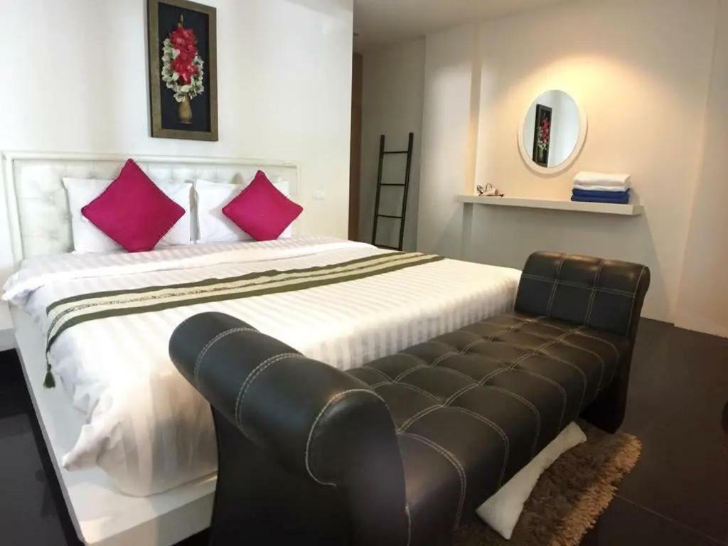 Grand Bleu Ocean View Pool Suite Pantai Kamala Bagian luar foto