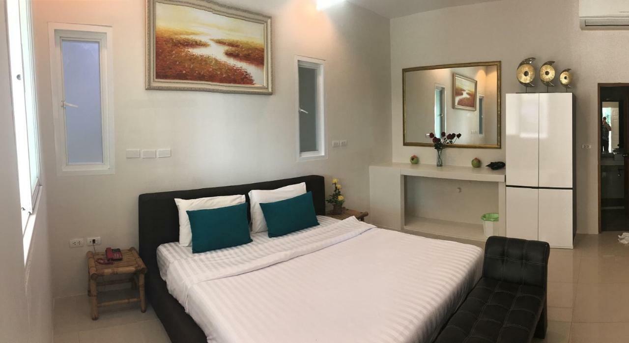 Grand Bleu Ocean View Pool Suite Pantai Kamala Bagian luar foto