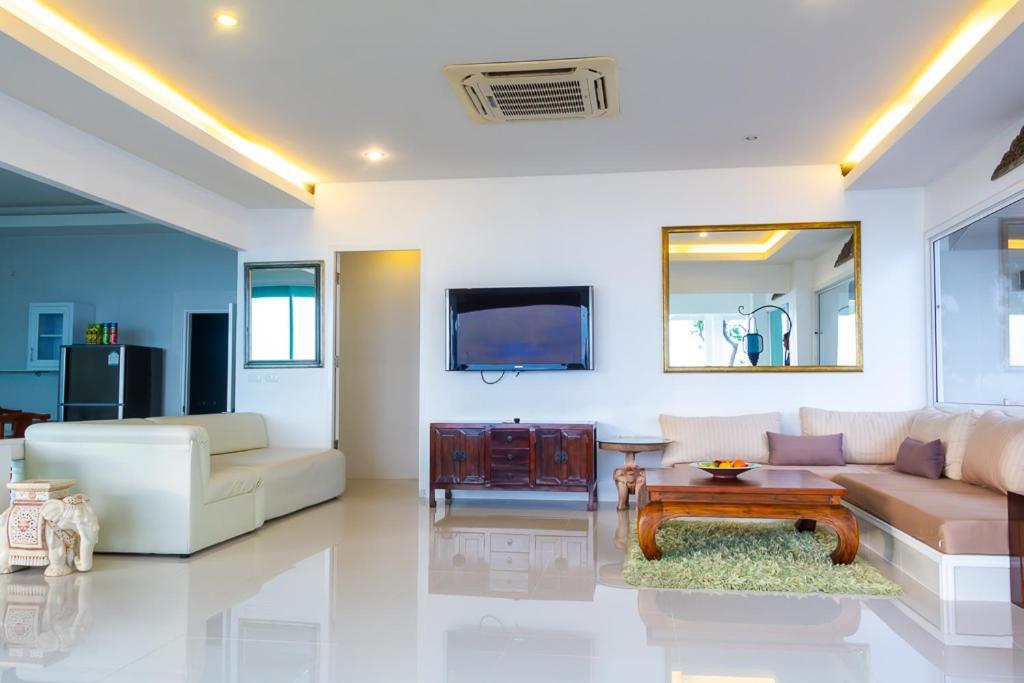 Grand Bleu Ocean View Pool Suite Pantai Kamala Bagian luar foto