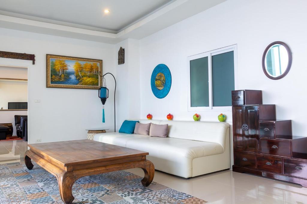 Grand Bleu Ocean View Pool Suite Pantai Kamala Bagian luar foto