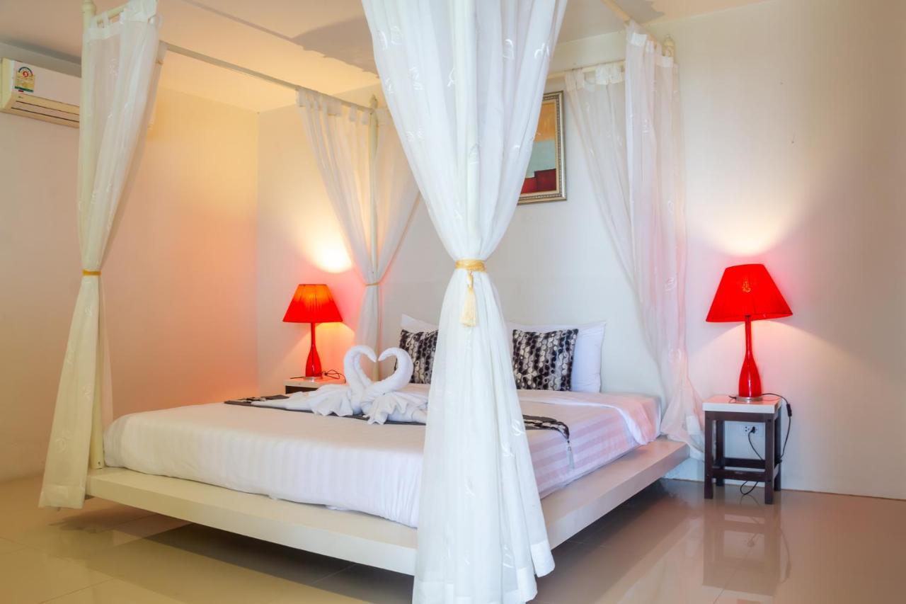 Grand Bleu Ocean View Pool Suite Pantai Kamala Bagian luar foto