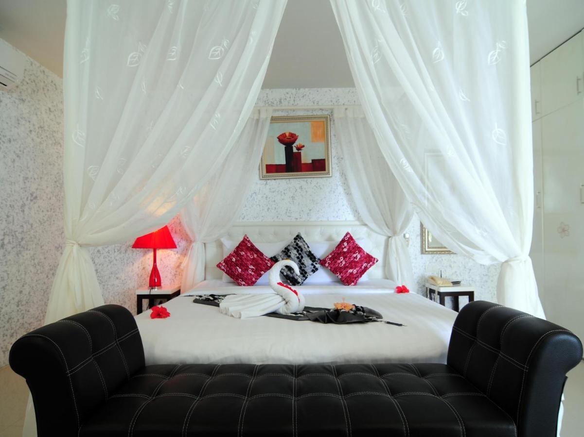 Grand Bleu Ocean View Pool Suite Pantai Kamala Bagian luar foto